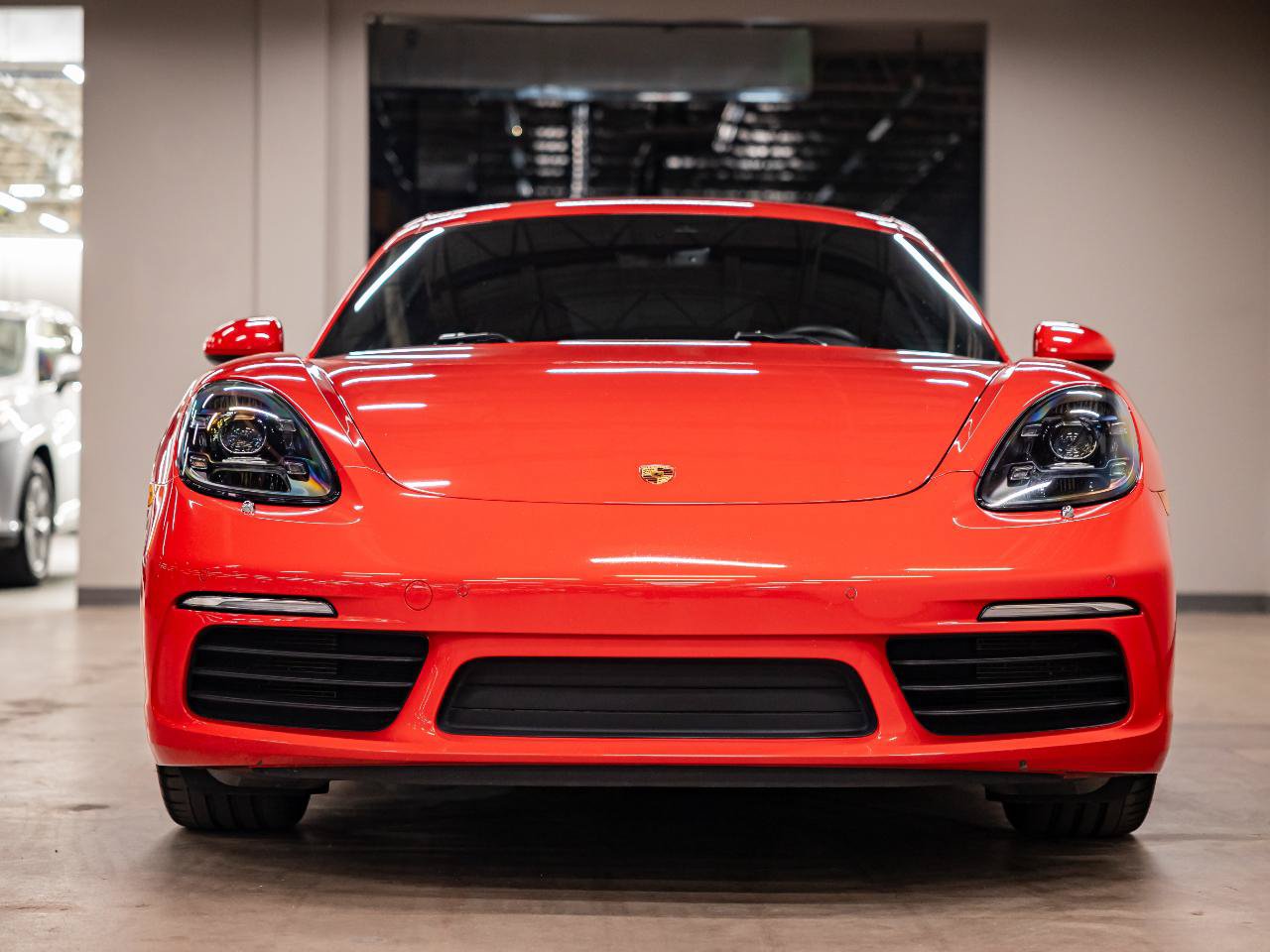 Used 2022 Porsche 718 Cayman RWD image 8