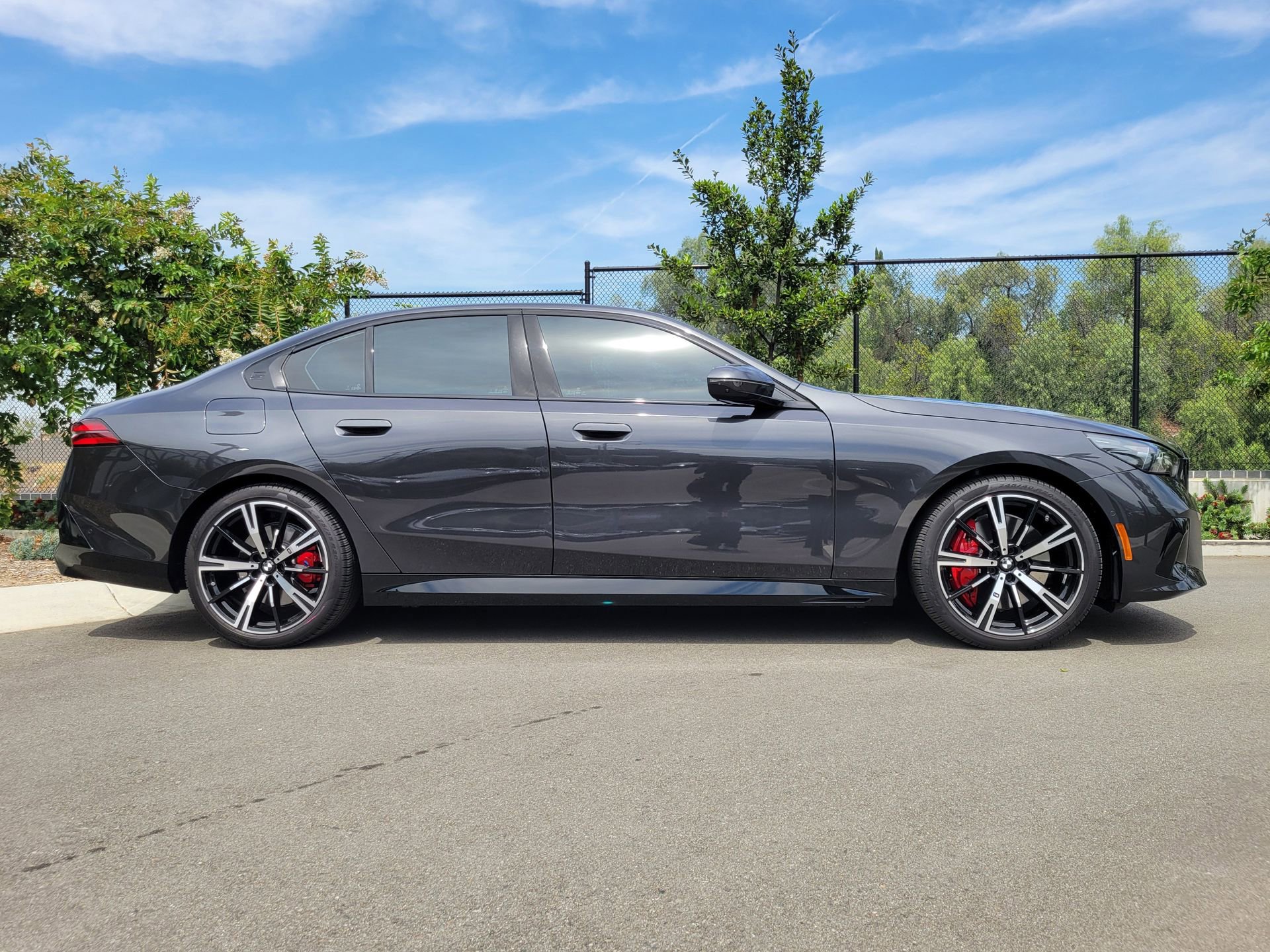Used 2024 BMW 540i xDrive w/ Executive Package image 8