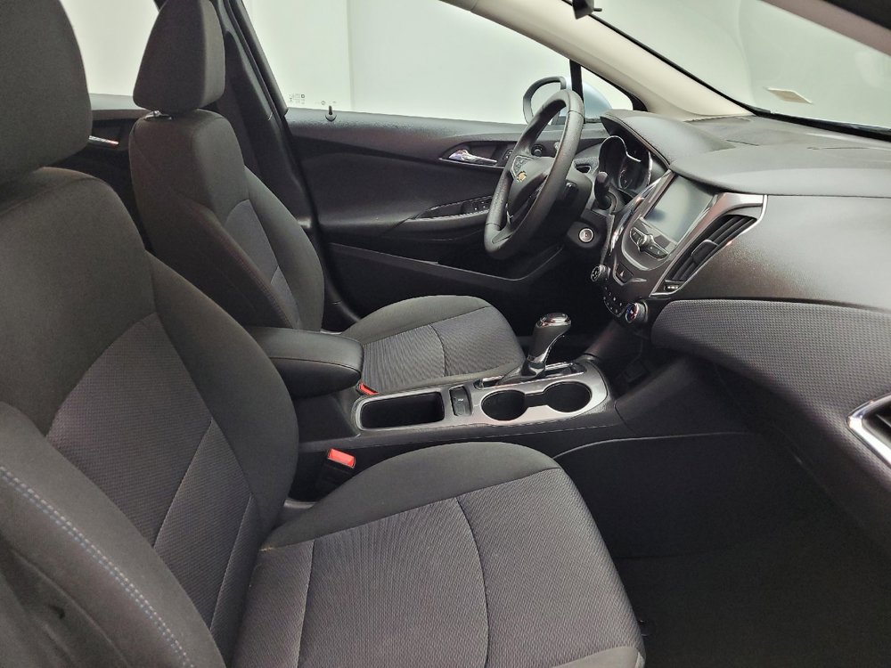 Used 2017 Chevrolet Cruze LT FWD image 21