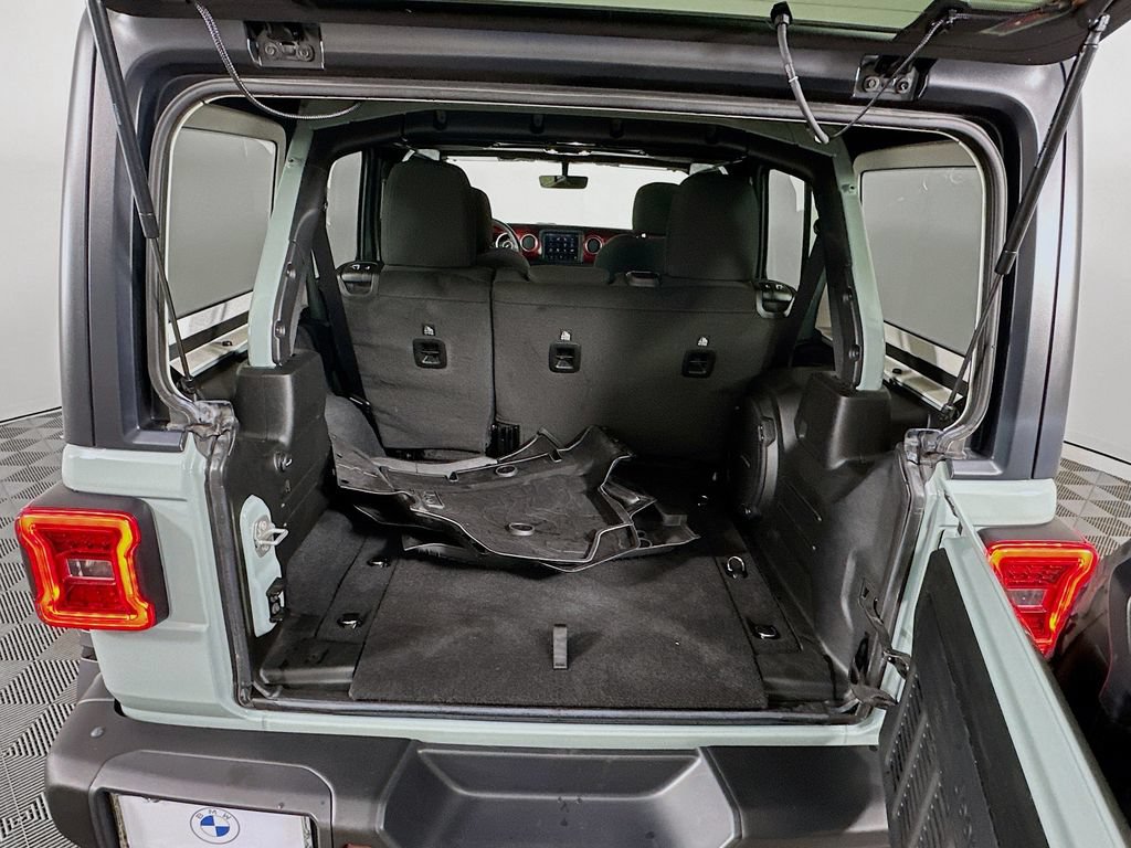 Used 2023 Jeep Wrangler Unlimited Rubicon w/ Steel Bumper Group AWD/4WD image 25