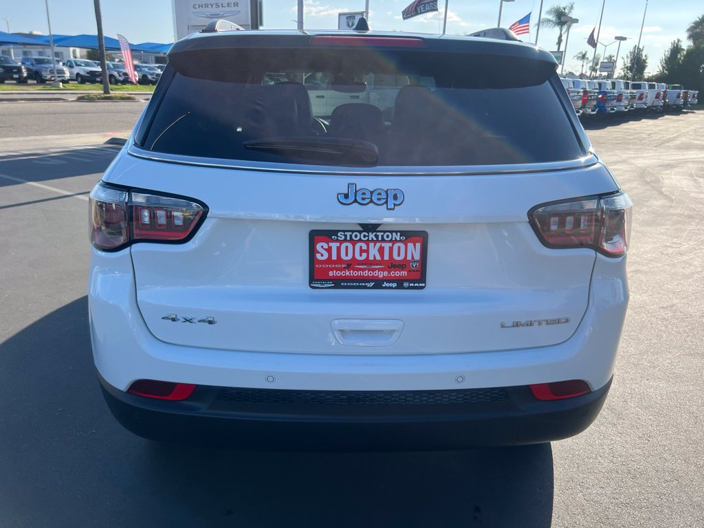 Used 2025 Jeep Compass Limited AWD/4WD image 12