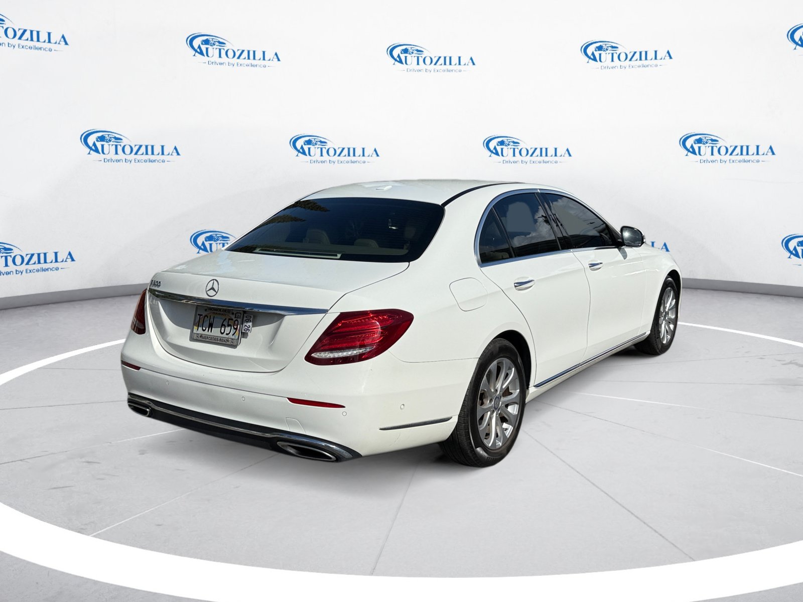 Used 2017 Mercedes-Benz E 300 image 5