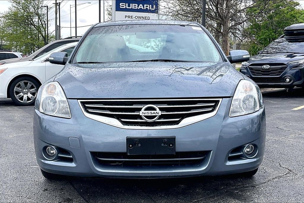 Used 2011 Nissan Altima 3.5 SR w/ 3.5SR Premium Pkg FWD image 2
