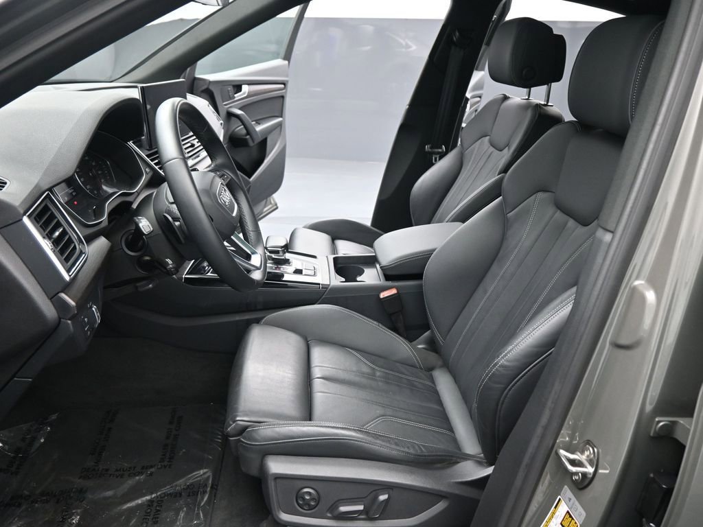 Used 2023 Audi Q5 2.0T Premium w/ Convenience Package image 10