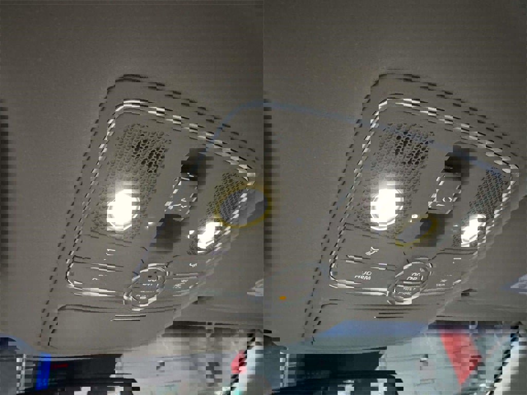 Used 2016 Kia K900 Luxury image 33