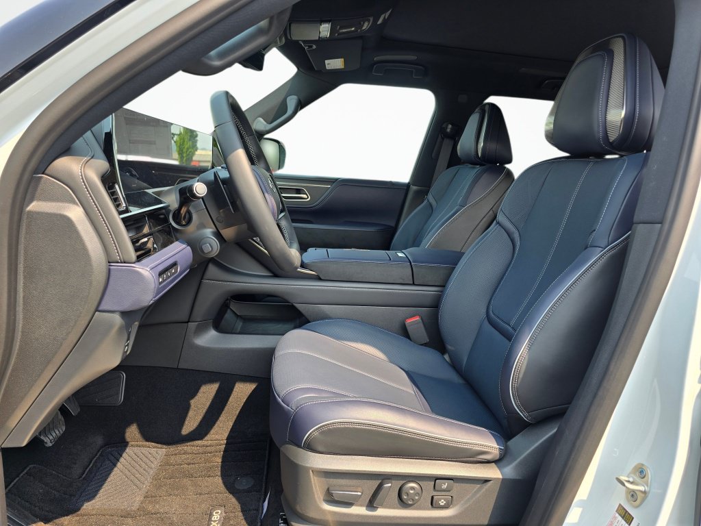 New 2026 INFINITI QX80 4WD w/ Sport Exterior Package image 12