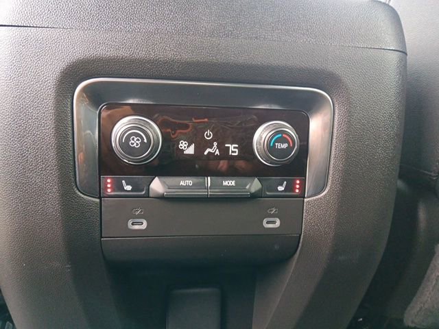 Used 2024 Chevrolet Tahoe Premier AWD/4WD image 36