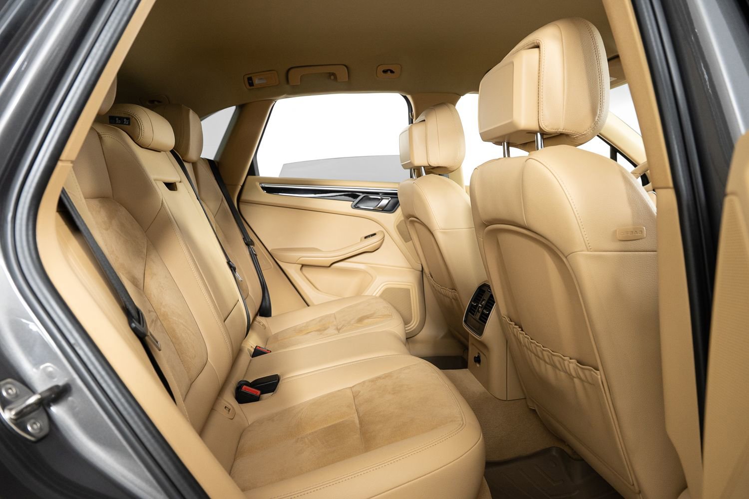 Used 2016 Porsche Macan S image 23