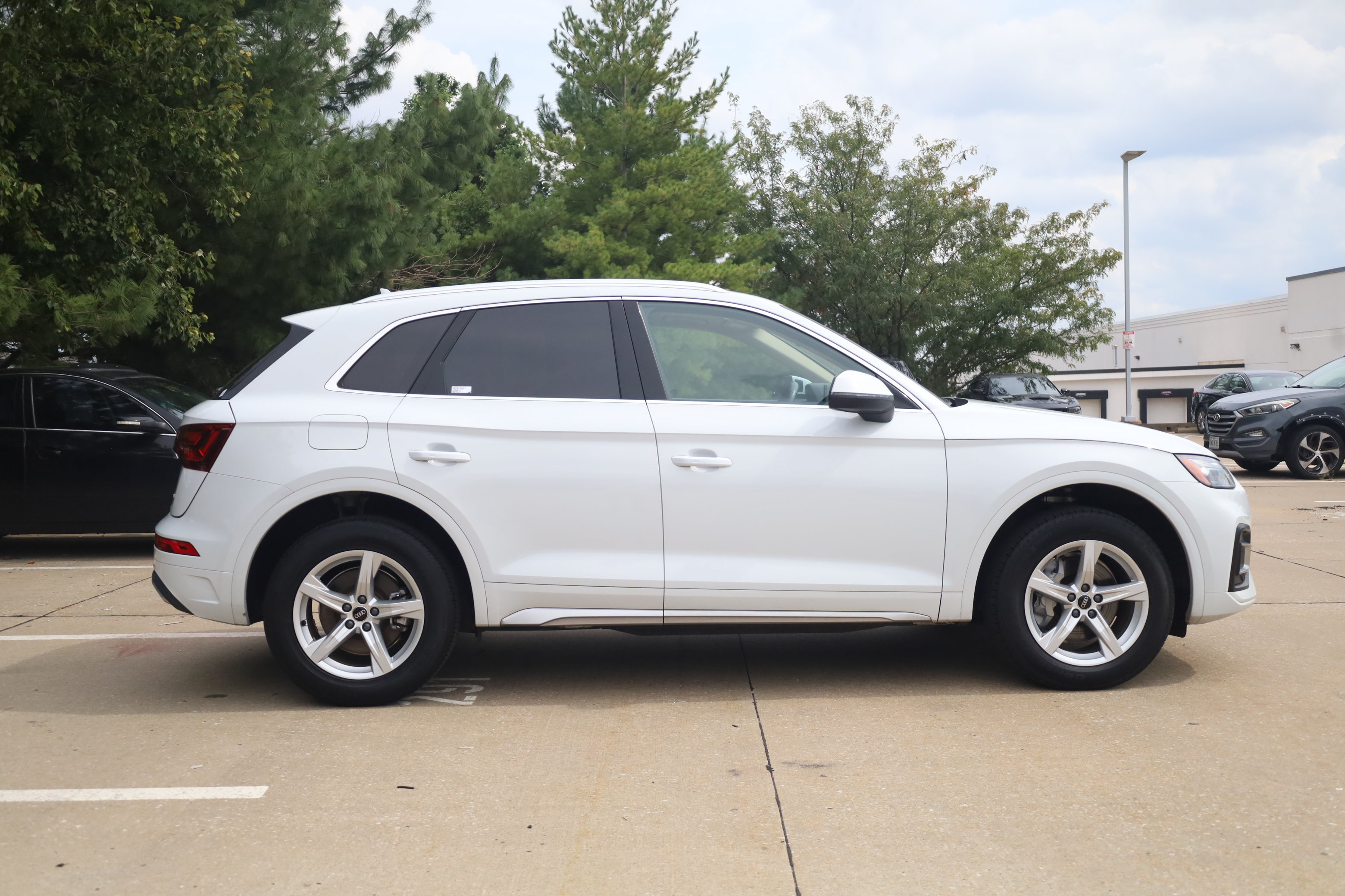 Used 2023 Audi Q5 2.0T Premium w/ Convenience Package AWD/4WD image 5