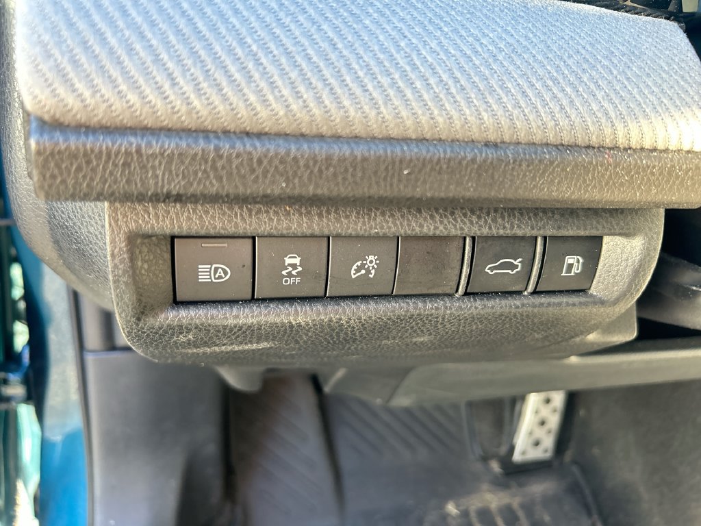 Used 2025 Toyota Camry SE FWD image 14