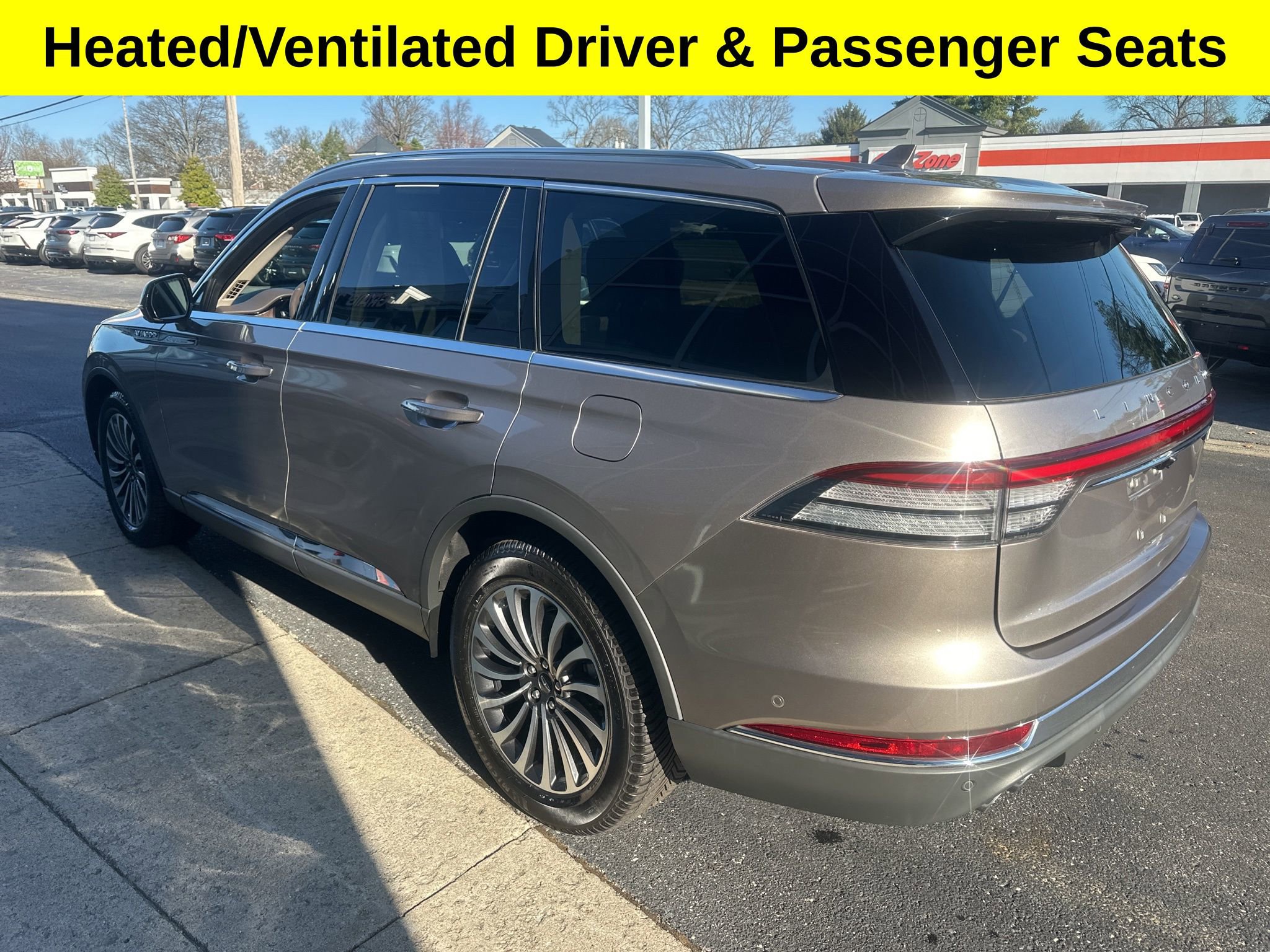 Used 2020 Lincoln Aviator Reserve w/ Equipment Group 201A image 4