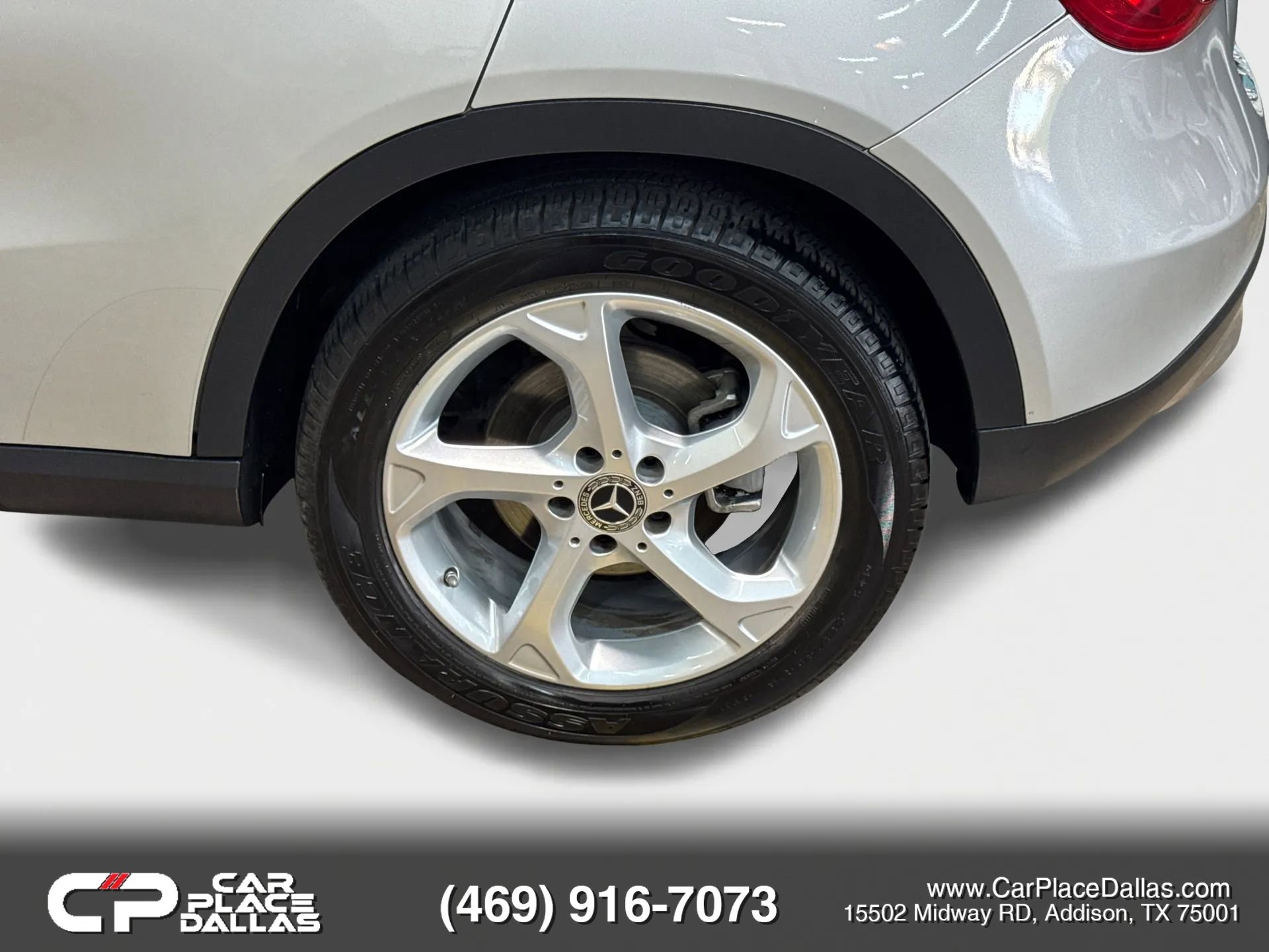 Used 2018 Mercedes-Benz GLA 250 4MATIC w/ Premium Package image 30