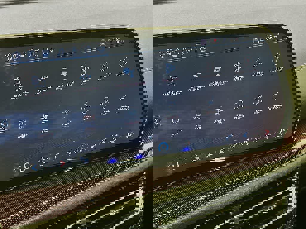 Used 2025 Chevrolet Traverse Z71 image 17