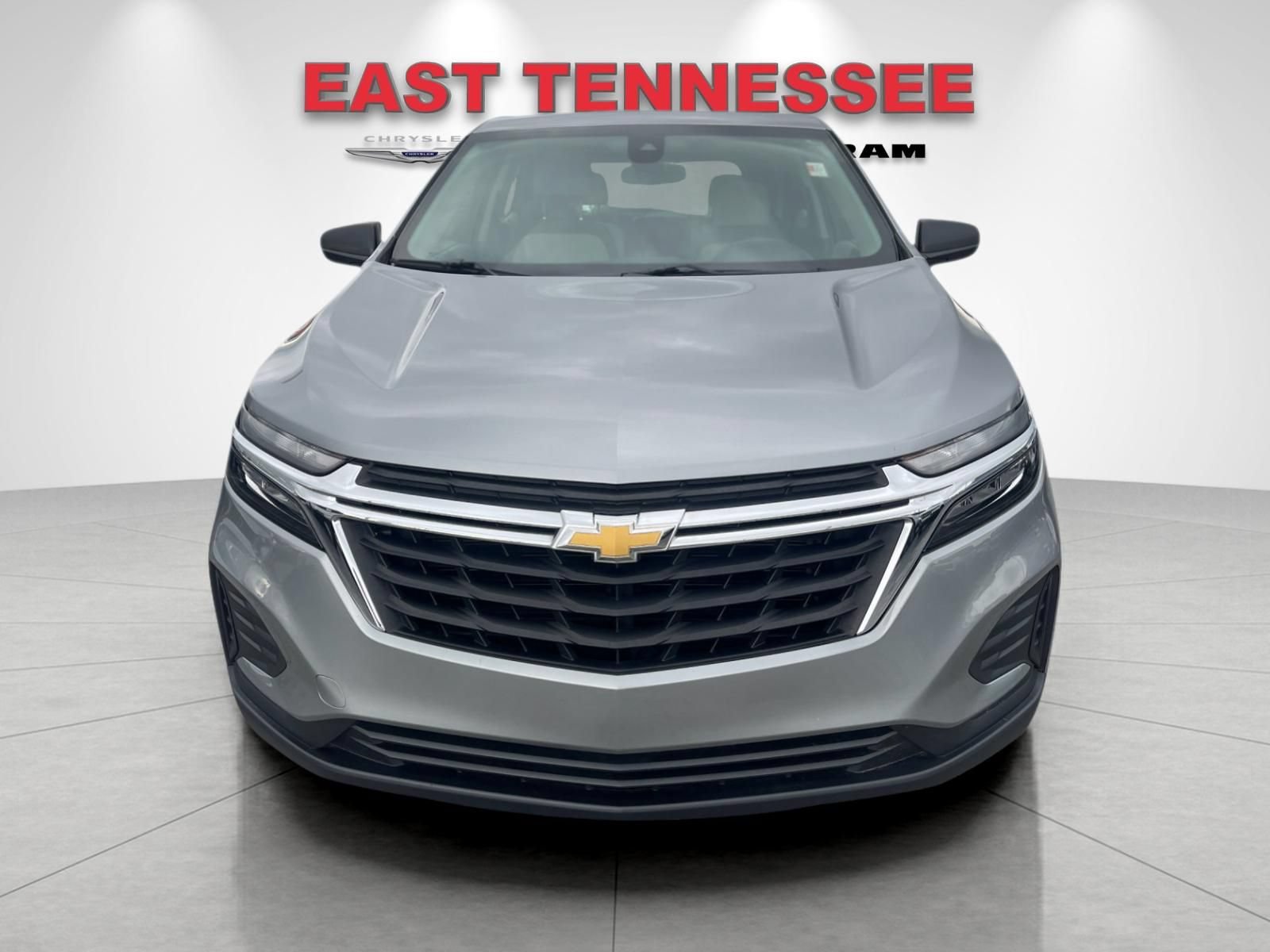 Used 2023 Chevrolet Equinox LS w/ Driver Confidence II Package FWD image 9