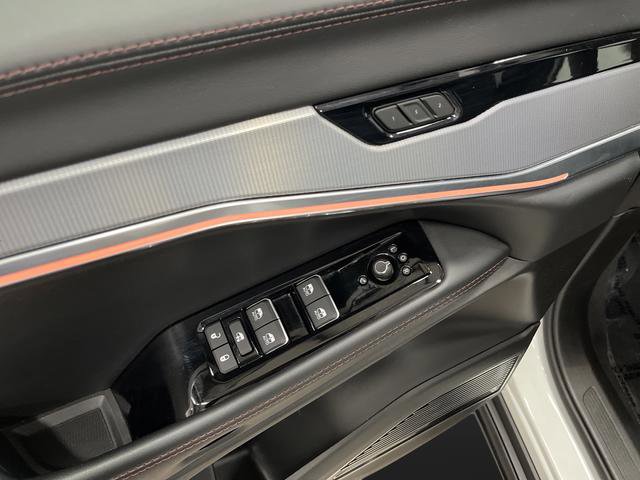 Used 2024 Jeep Wagoneer Launch Edition image 32