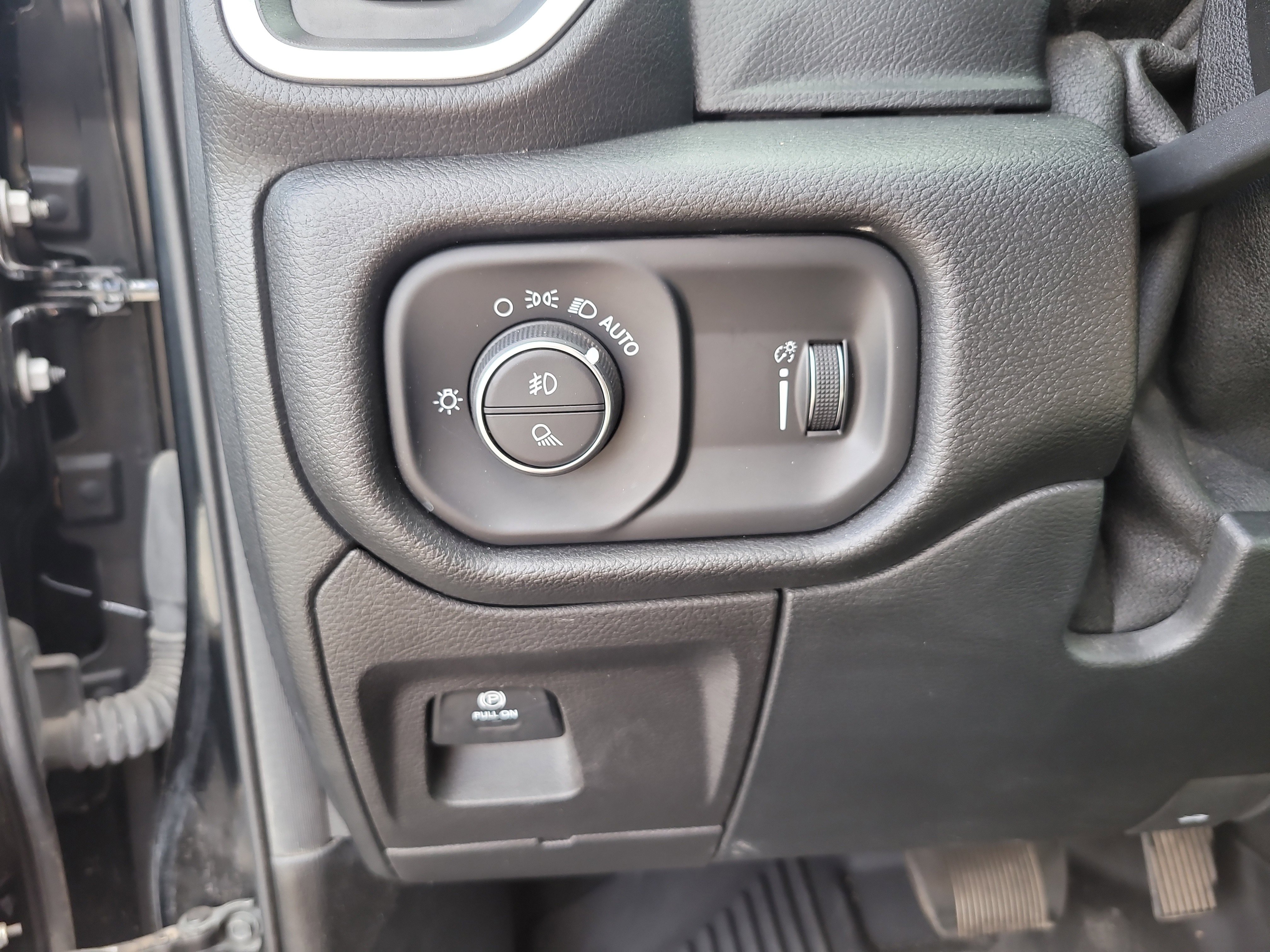 Used 2021 RAM 1500 Big Horn image 30