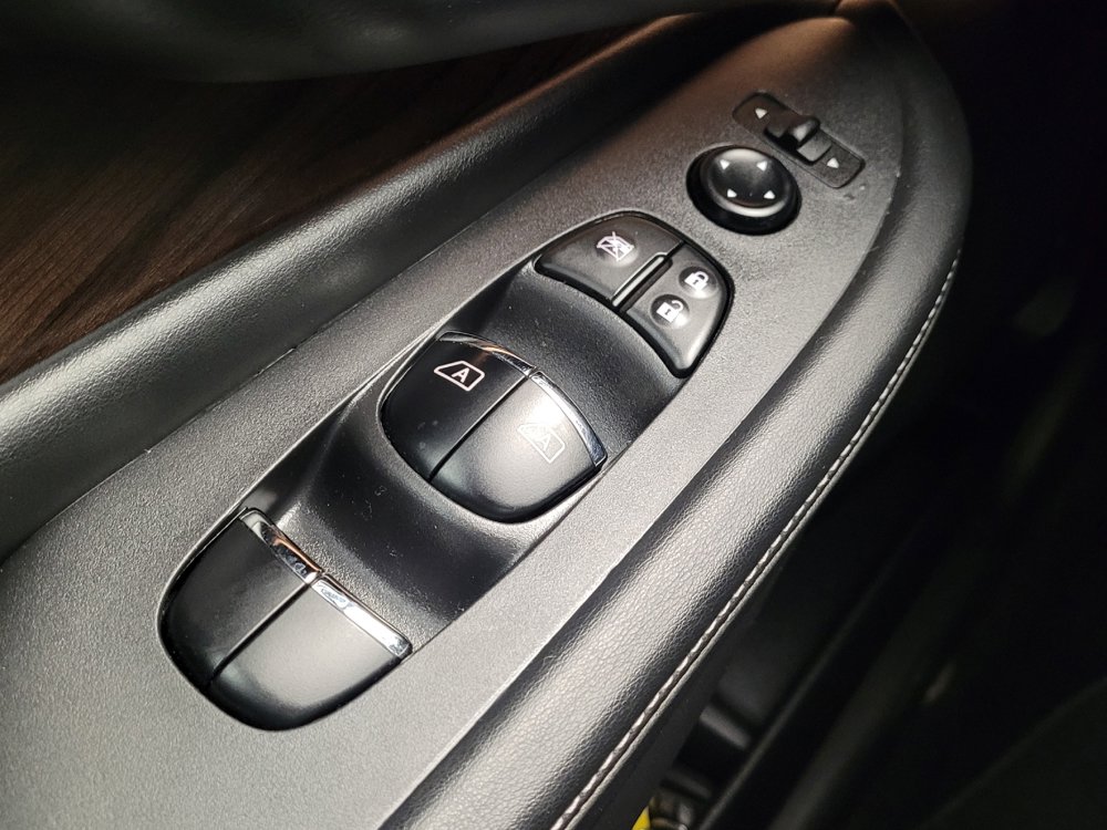 Used 2019 Nissan Murano Platinum w/ Cargo Package image 27