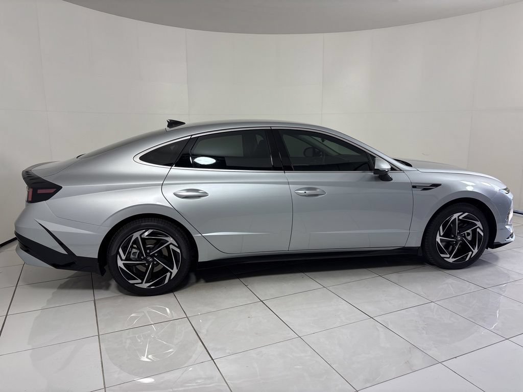 New 2026 Hyundai Sonata SEL FWD image 6