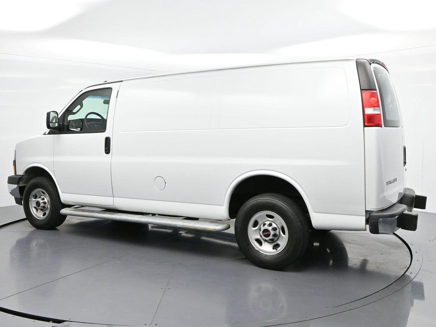 Used 2024 GMC Savana 2500 w/ Driver Convenience Package RWD image 5