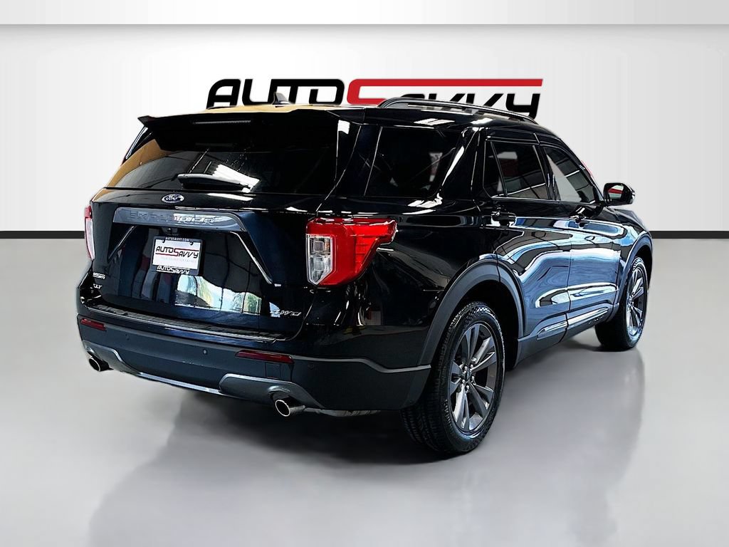 Used 2023 Ford Explorer XLT w/ Equipment Group 202A AWD/4WD image 7