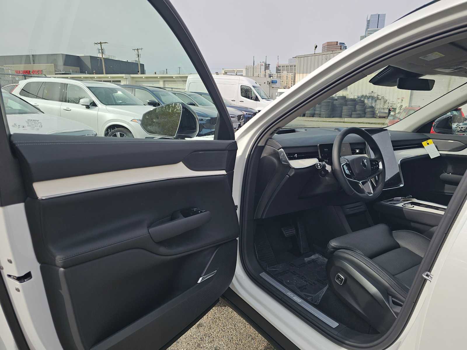 New 2026 Volvo EX90 Ultra image 21