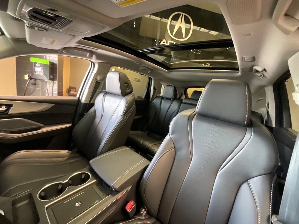 Certified 2026 Acura MDX w/ Technology Package AWD/4WD image 11