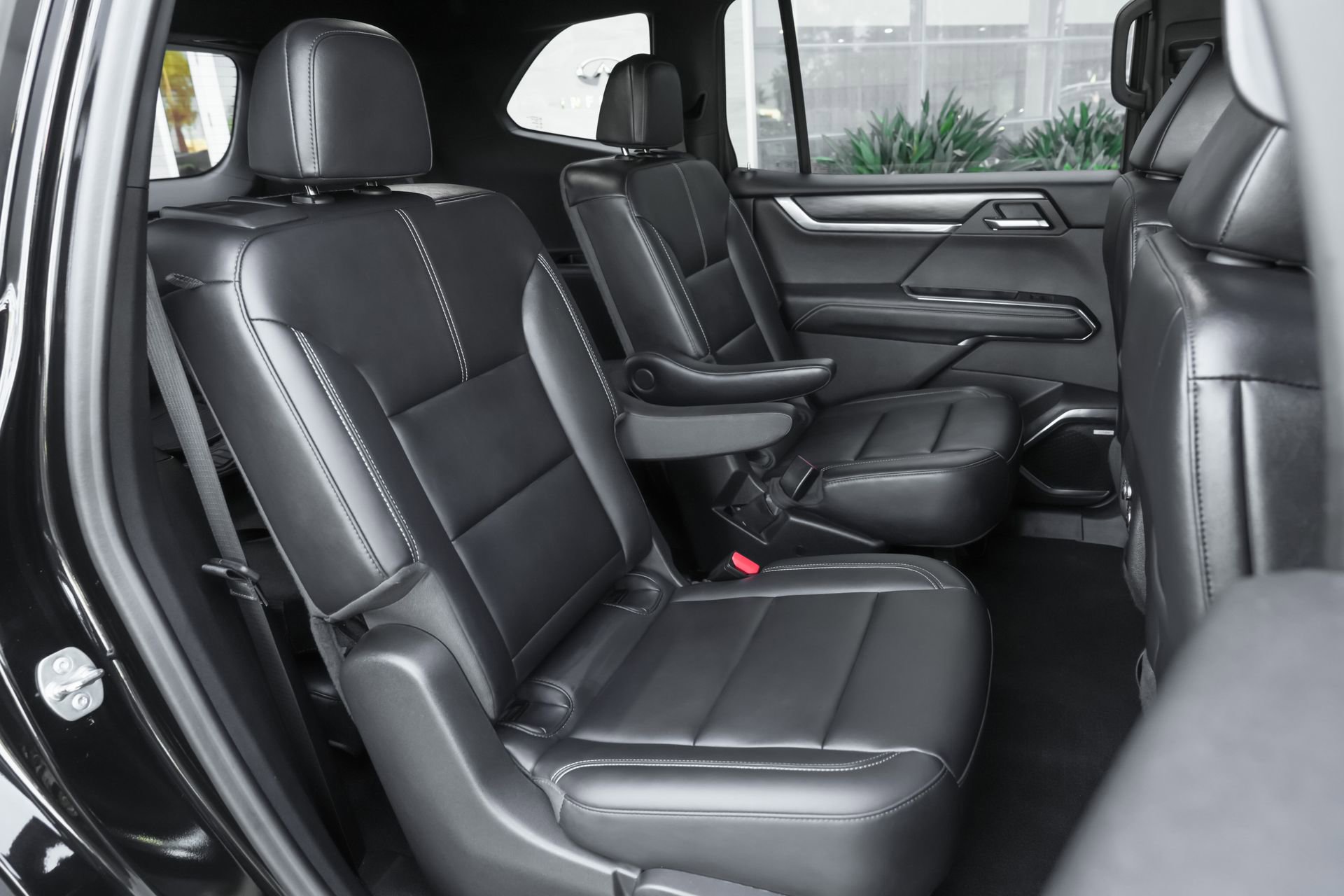 Used 2024 GMC Acadia Elevation image 38