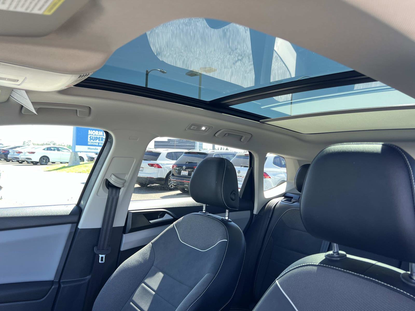 Certified 2023 Volkswagen Taos SE w/ Panoramic Sunroof Package image 19