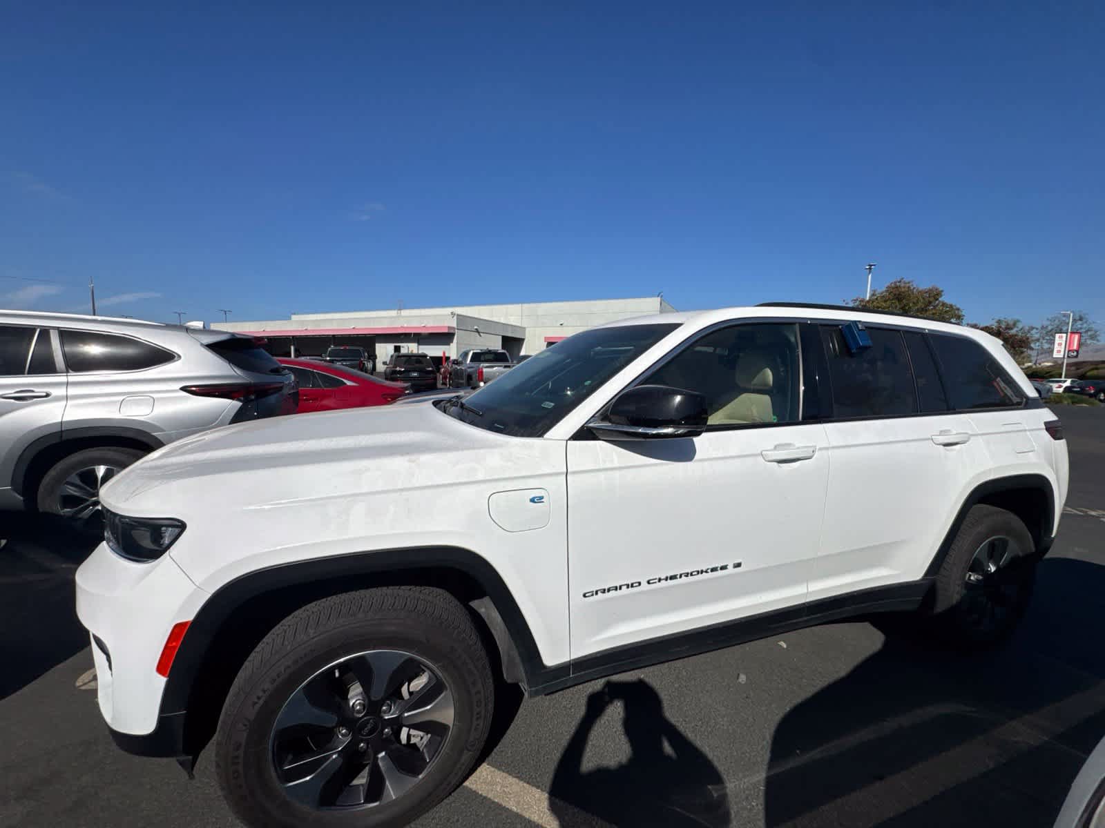 Used 2024 Jeep Grand Cherokee Limited 4xe AWD/4WD image 4