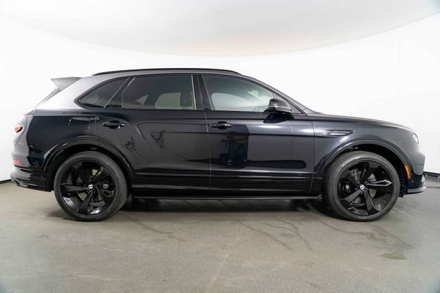 Used 2022 Bentley Bentayga AWD/4WD image 9