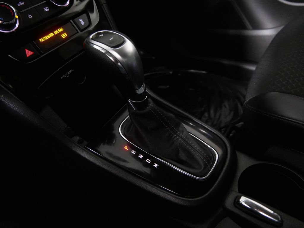 Used 2022 Buick Encore Preferred w/ Safety Package FWD image 24