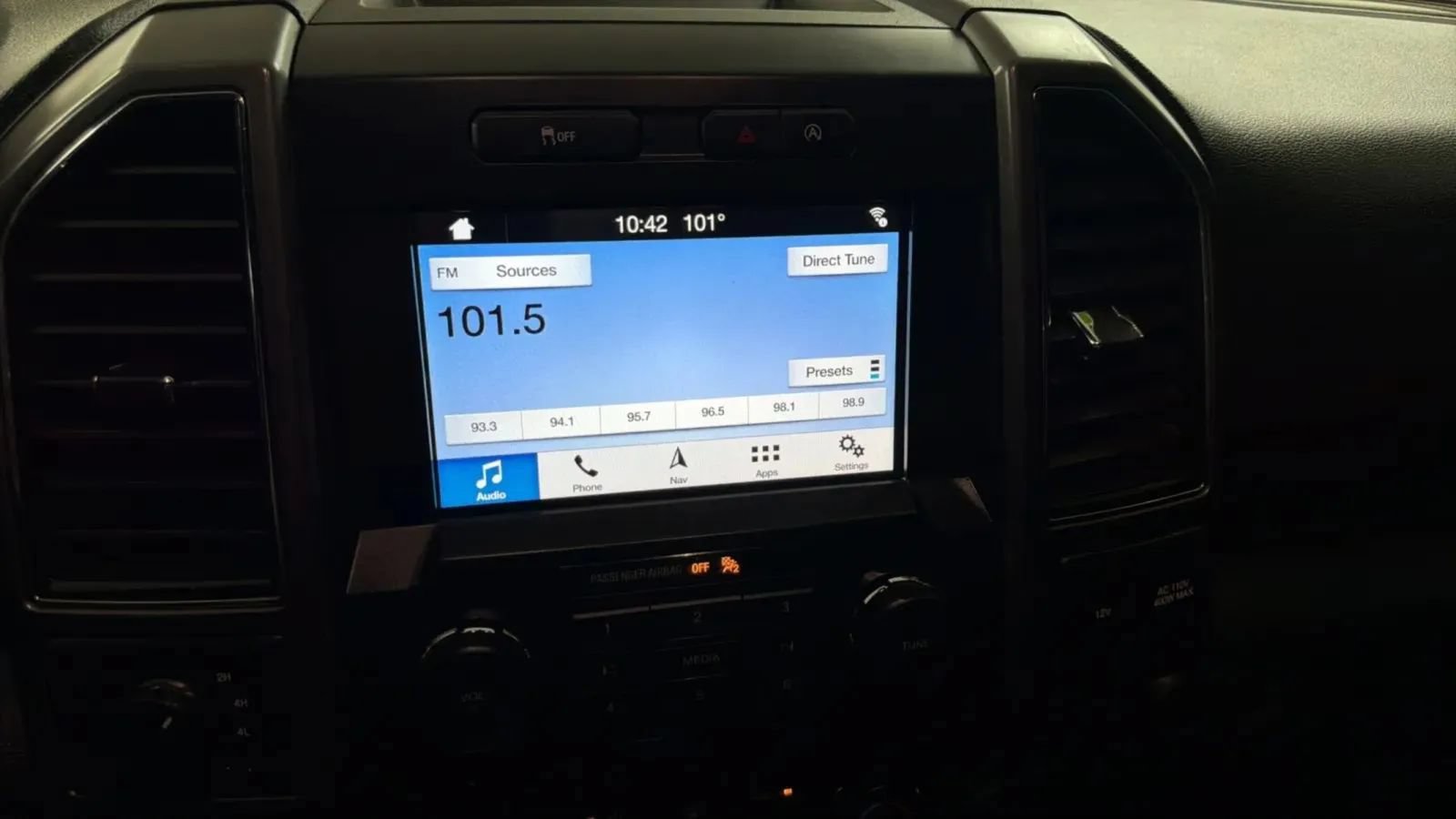 Used 2018 Ford F150 XLT w/ Equipment Group 302A Luxury AWD/4WD image 13
