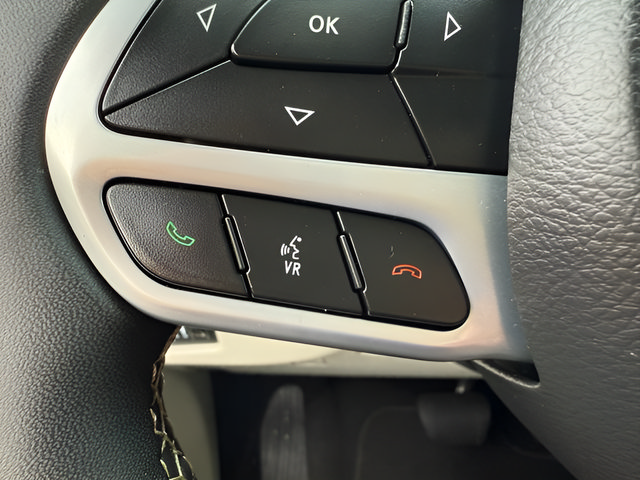 Used 2024 Chrysler Pacifica Touring-L FWD image 18