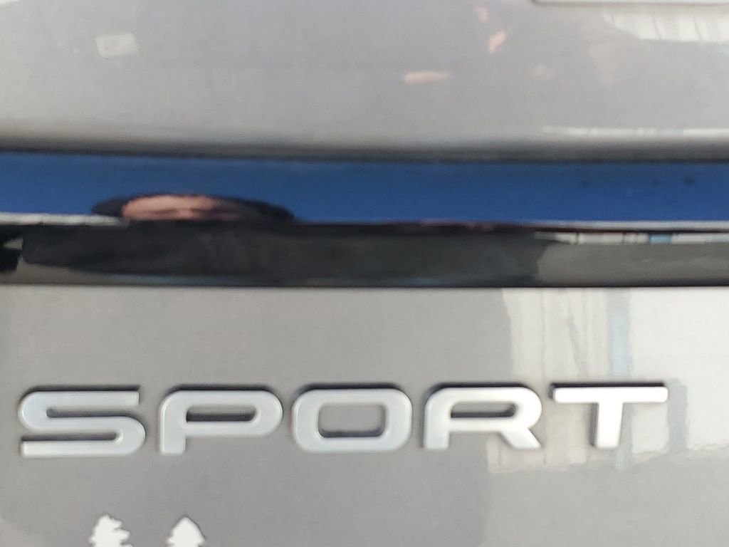 Used 2017 Land Rover Discovery Sport SE image 7