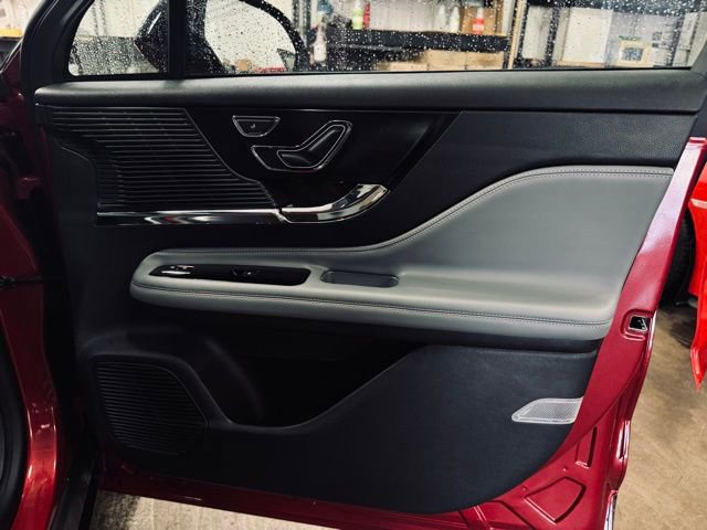 Used 2022 Lincoln Corsair Reserve w/ Equipment Group 201A image 19