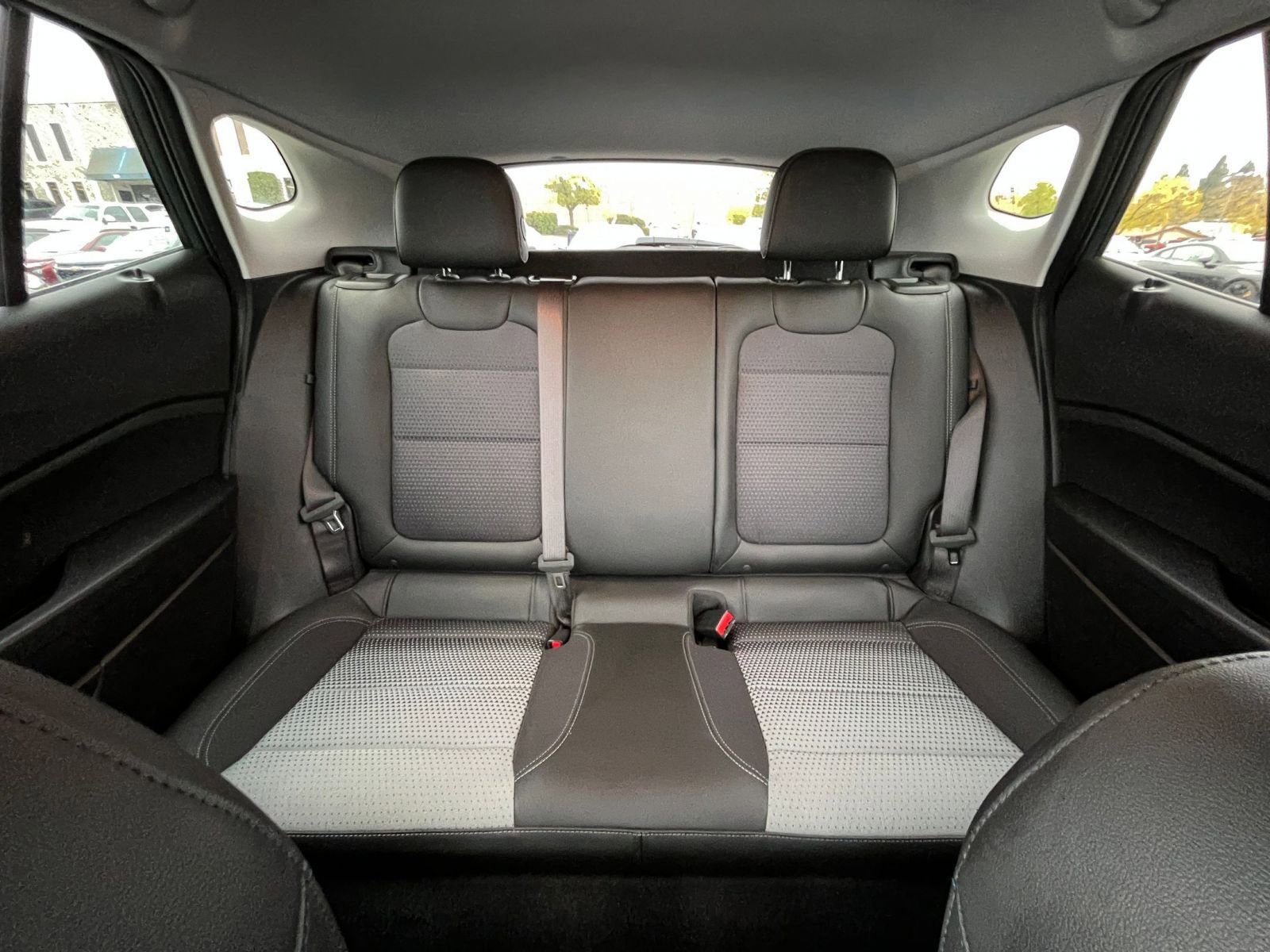 Used 2025 Chevrolet Trax LT w/ LT Convenience Package image 36