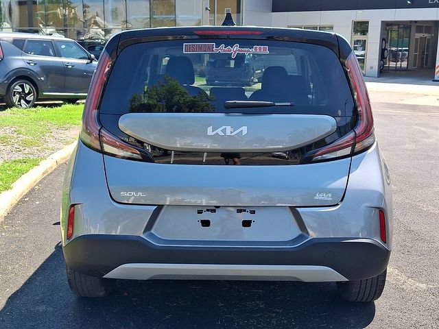 Certified 2025 Kia Soul LX w/ LX Technology Package FWD image 5