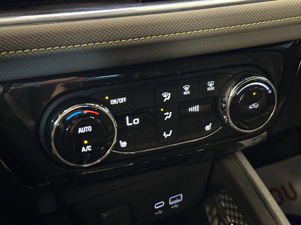 Used 2025 Chevrolet TrailBlazer ACTIV w/ Convenience Package image 14