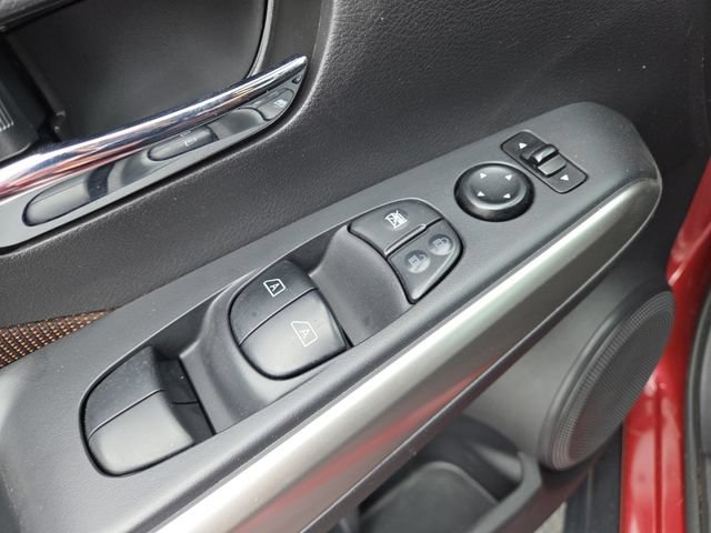 Used 2020 Nissan Kicks SR FWD image 6