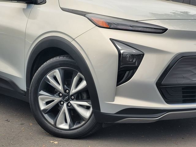 Used 2022 Chevrolet Bolt EUV LT w/ Convenience Package image 3