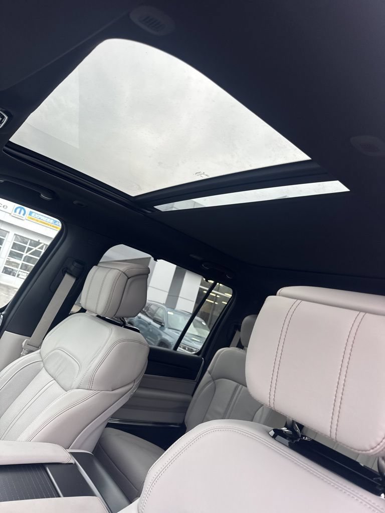 New 2026 Jeep Grand Wagoneer Summit w/ Premium Group III AWD/4WD image 12
