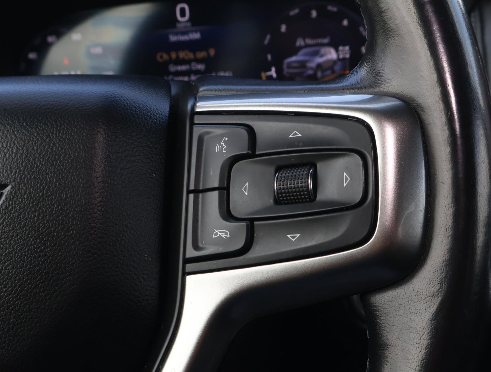 Used 2022 Chevrolet Tahoe Z71 w/ Z71 Off-Road Package AWD/4WD image 28