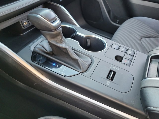 Used 2023 Toyota Highlander LE image 26