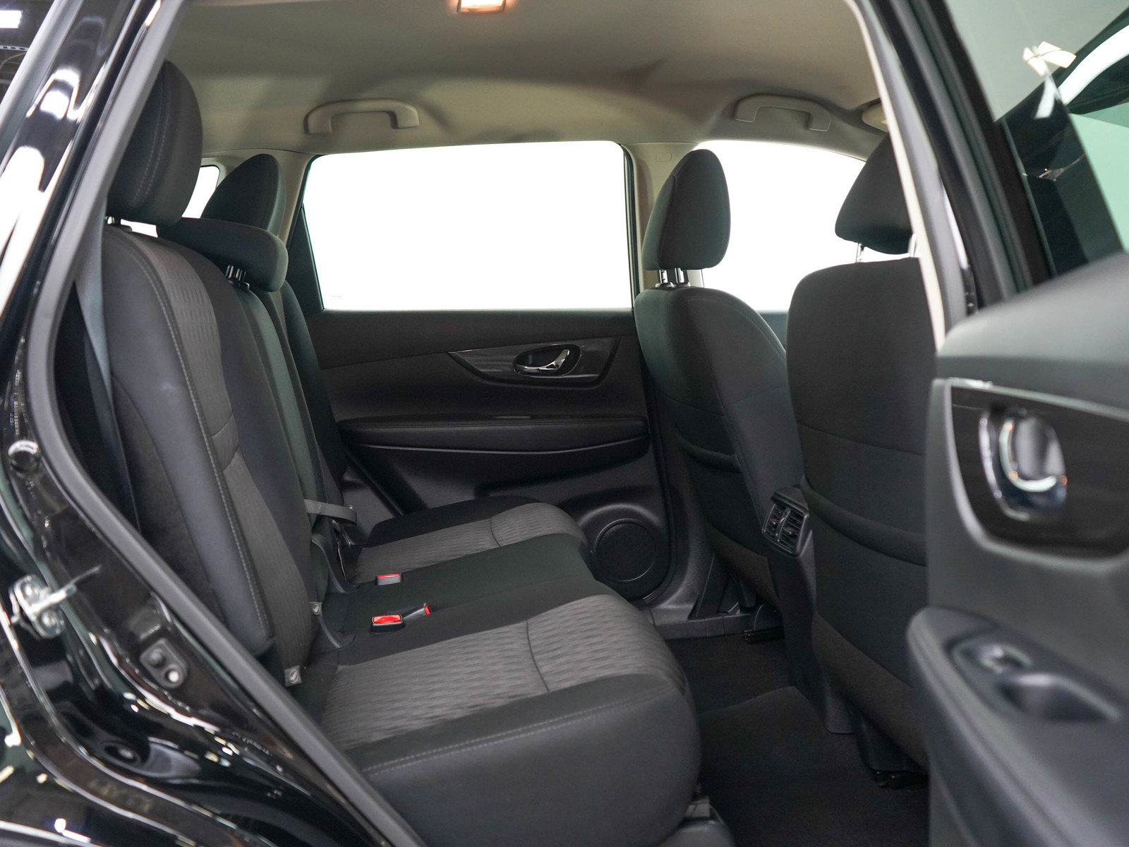 Used 2020 Nissan Rogue SV AWD/4WD image 12