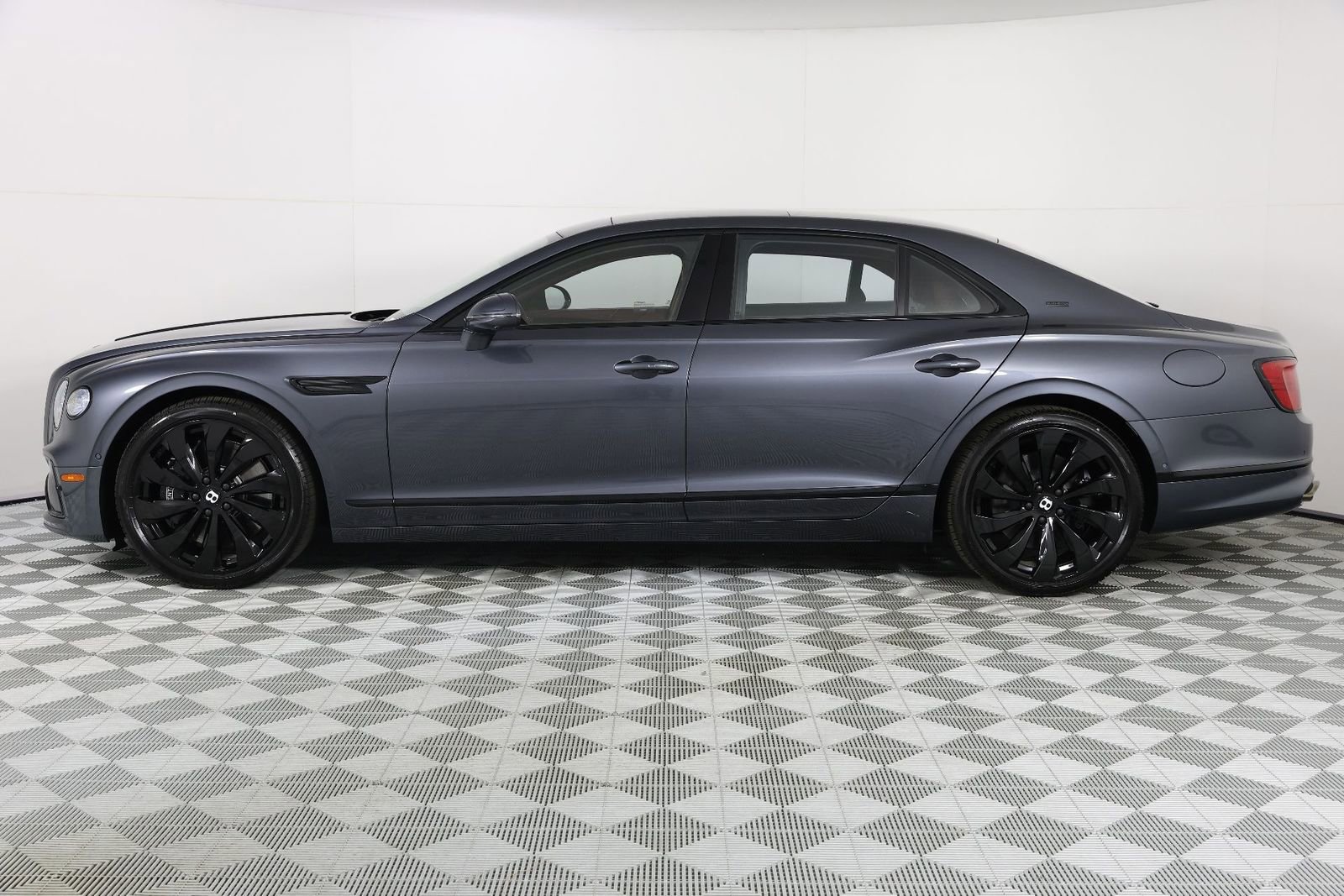New 2025 Bentley Flying Spur Plug-In Hybrid AWD/4WD image 5