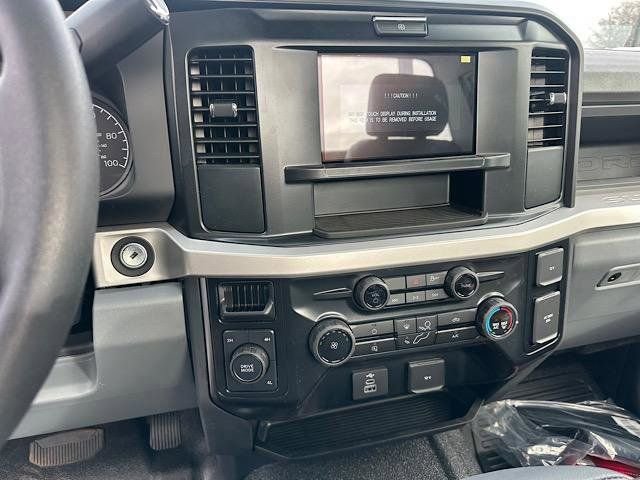 New 2025 Ford F550 4x4 Regular Cab Super Duty image 14