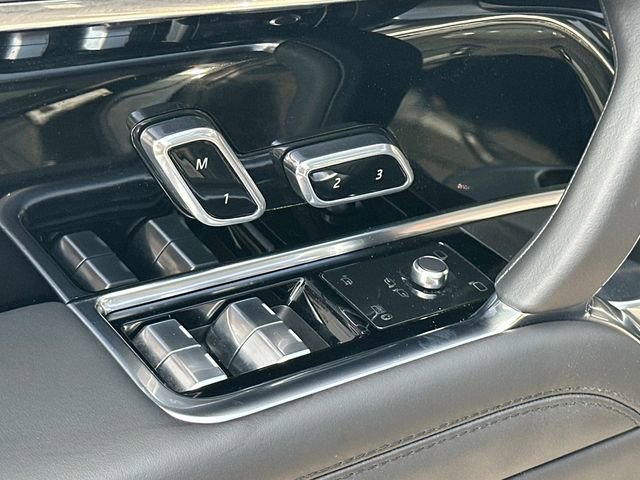 Used 2024 Land Rover Range Rover Autobiography image 14