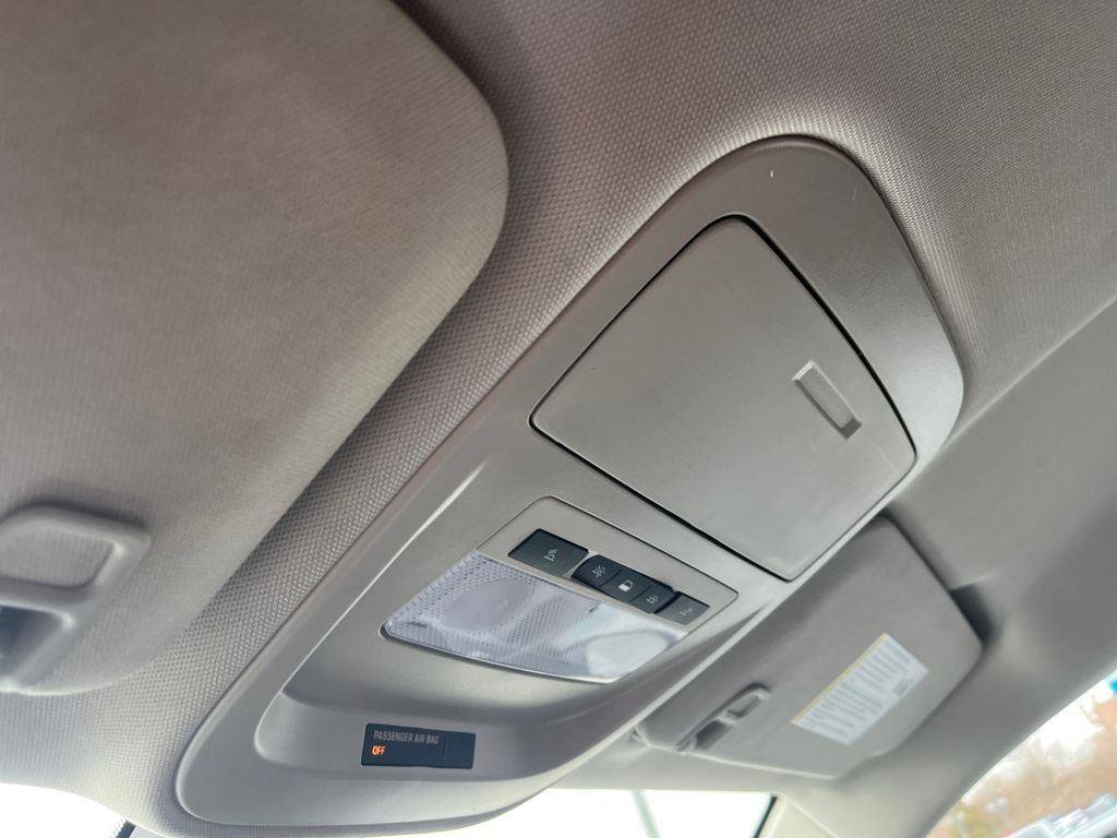 Used 2022 Chevrolet Colorado LT w/ Fleet Safety Package image 17