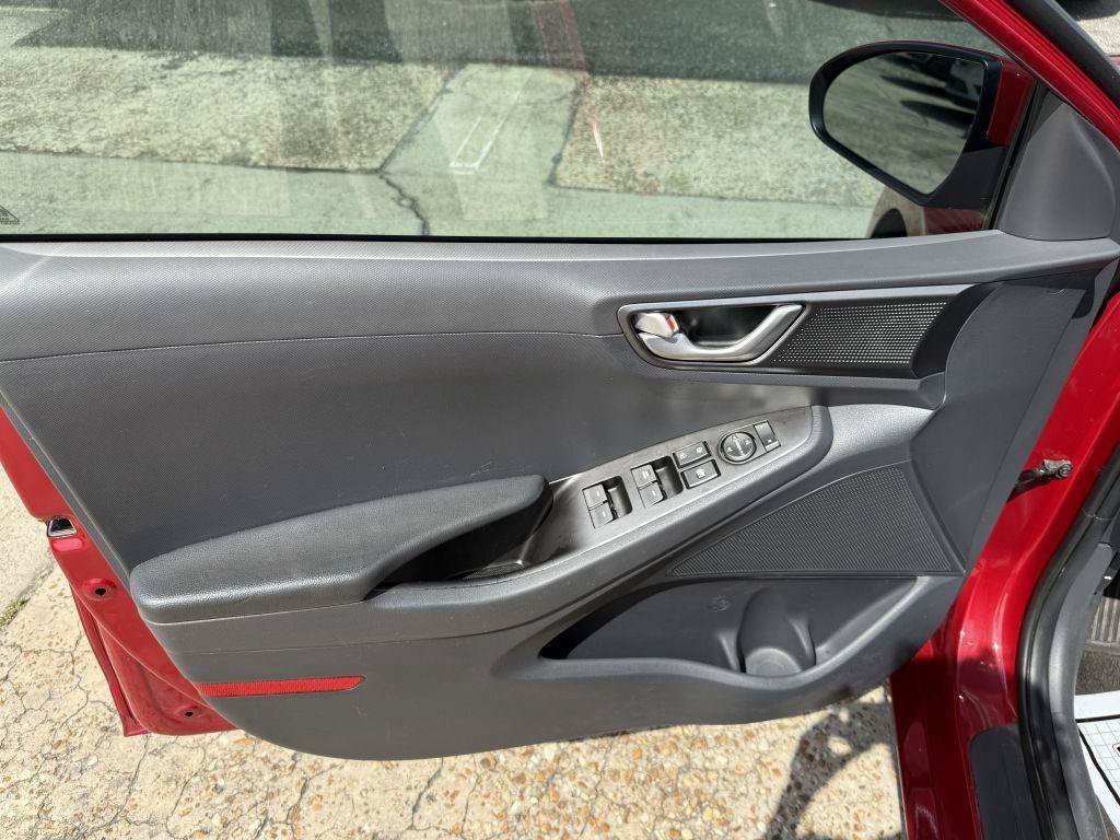 Used 2020 Hyundai Ioniq Blue FWD image 10