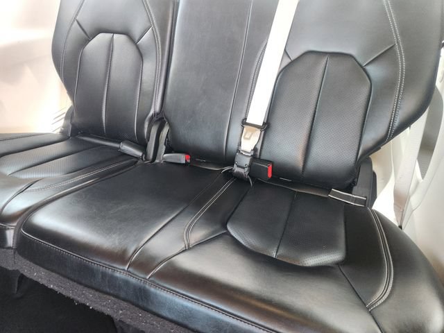 Used 2023 Chrysler Pacifica Touring-L FWD image 33